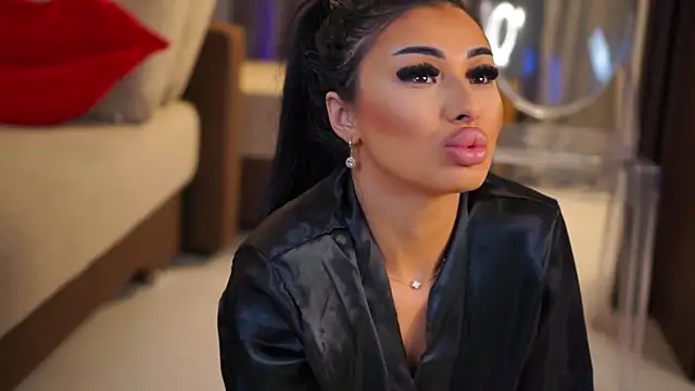 Snapshot of YanaSultana chatting on 04/10/26, 08:30 YanaSultana online show from 04/10/26, 08:30