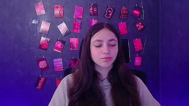 KissMeJulia online show from 03/18/26, 06:27