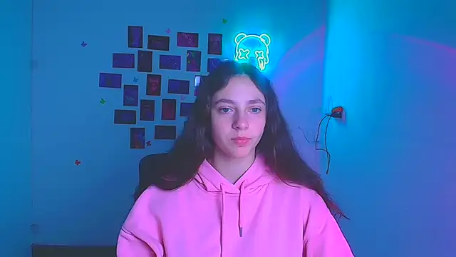 KissMeJulia online show from 03/23/26, 06:28