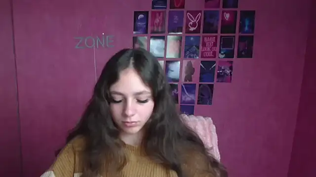 KissMeJulia online show from 04/04/26, 05:27