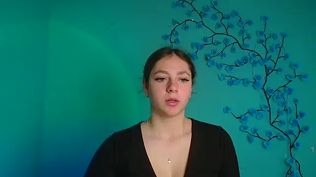 KissMeJulia online show from 04/09/26, 06:30