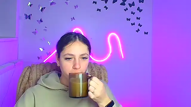 KissMeJulia online show from 04/11/26, 05:34