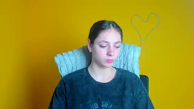 KissMeJulia online show from 05/21/26, 05:36