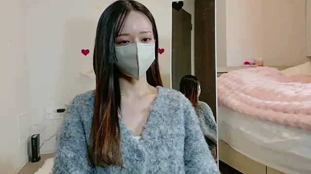 Snapshot of maichan_v chatting on 02/25/26, 01:21 maichan v online show from 02/25/26, 01:21