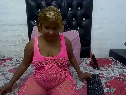 Snapshot of ChubbyMidgetxxx chatting on 02/23/26, 06:11 ChubbyMidgetxxx online show from 02/23/26, 06:11