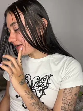 Snapshot of Sofia-squir chatting on 02/23/26, 03:04 Sofia-squir online show from 02/23/26, 03:04