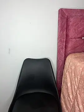 Sofia-squir online show from 04/04/26, 12:02