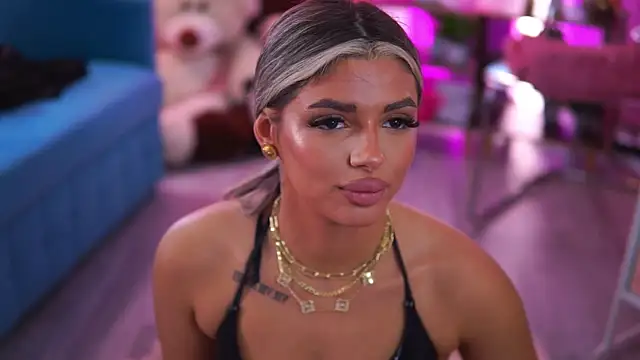 CrisstyBlair online show from 04/18/26, 09:46