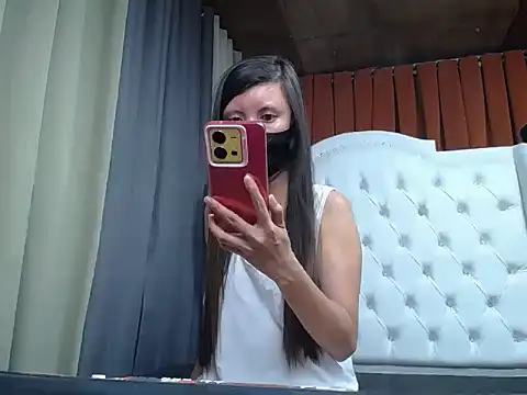 Snapshot of lady_moon09 chatting on 02/19/26, 12:50 lady moon09 online show from 02/19/26, 12:50