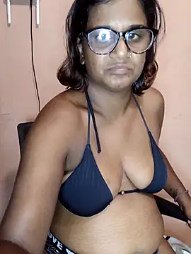 indianstrawberrylips4u online show from 03/31/26, 06:41