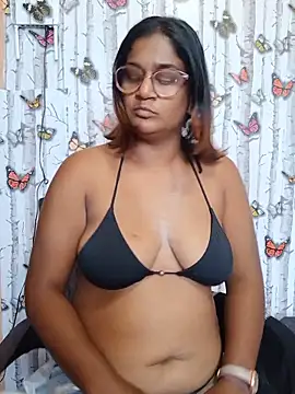 indianstrawberrylips4u online show from 05/13/26, 09:06