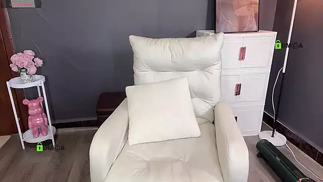 cat-ccccc online show from 03/18/26, 12:08