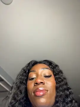 ZarahFerreira online show from 05/04/26, 11:34