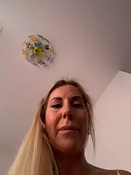 LisaMurr online show from 07/16/26, 10:21