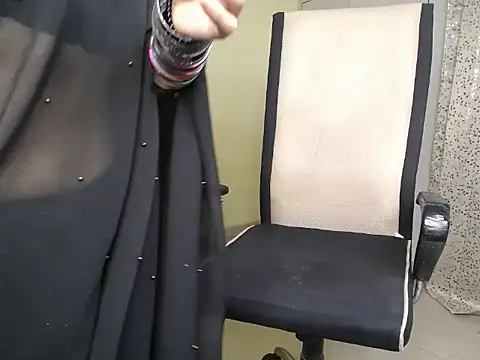 Snapshot of Air_Beauty chatting on 02/28/26, 04:30 Air Beauty online show from 02/28/26, 04:30