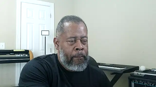 Cleozevo1961 online show from 03/25/26, 04:46