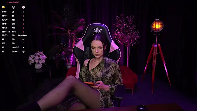 Wild Alice me online show from 04/28/26, 03:17