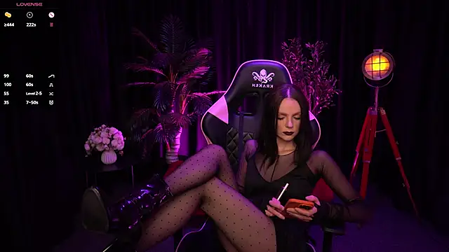 Wild Alice me online show from 05/16/26, 03:33