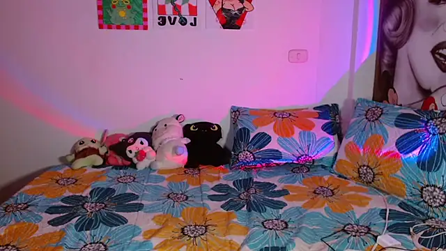 chloe roxy online show from 04/10/26, 04:17