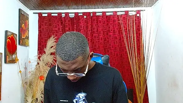 Snapshot of milo018 chatting on 02/17/26, 08:48 milo018 online show from 02/17/26, 08:48