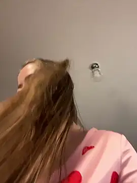 Snapshot of clarabarness15 chatting on 02/28/26, 05:41 clarabarness15 online show from 02/28/26, 05:41