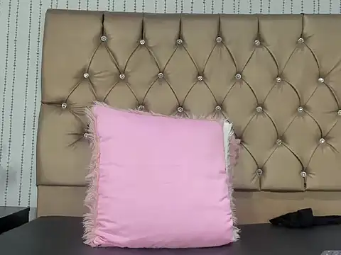 hanna luciana online show from 04/15/26, 07:58