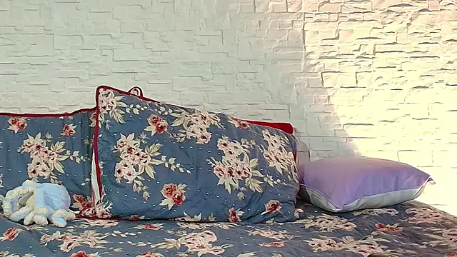 Eliassalvatore  online show from 04/15/26, 12:28