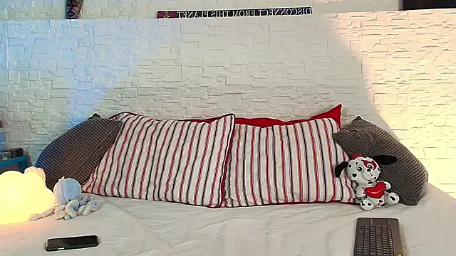 Eliassalvatore  online show from 04/21/26, 07:17