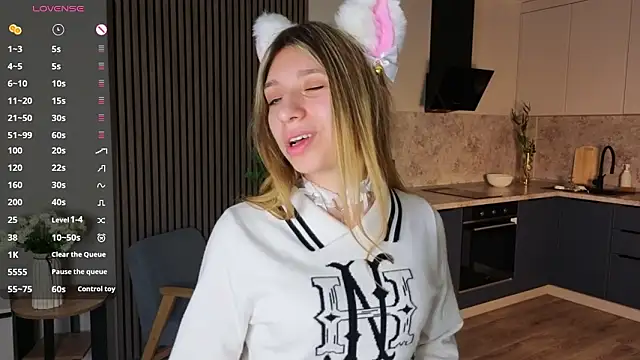 SuAvison online show from 03/23/26, 11:14