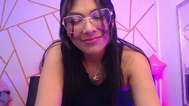 Snapshot of yvanna__smith chatting on 02/25/26, 04:11 yvanna smith online show from 02/25/26, 04:11