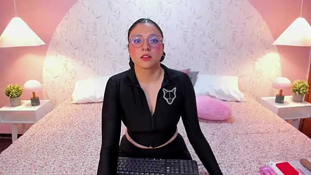 Angelie Rosebrm online show from 02/21/26, 12:33