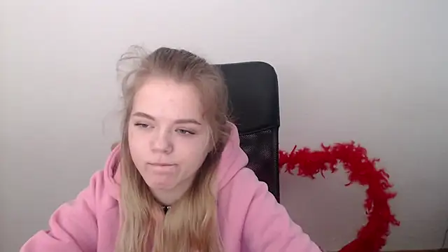 Snapshot of FoxiLana chatting on 02/19/26, 08:10 FoxiLana online show from 02/19/26, 08:10