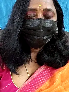 Snapshot of Raagini-Devi chatting on 02/18/26, 01:40 Raagini-Devi online show from 02/18/26, 01:40