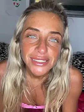 ScarlettGold  online show from 04/15/26, 09:37