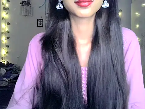 SIKSHA SINGH online show from 05/26/26, 07:54
