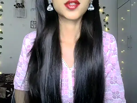 SIKSHA SINGH online show from 05/31/26, 02:02