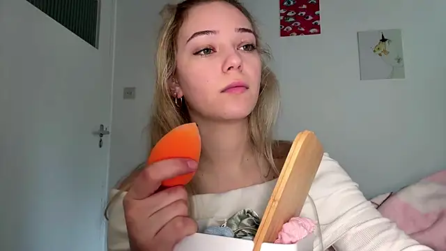 Snapshot of SourMidday chatting on 02/23/26, 08:12 SourMidday online show from 02/23/26, 08:12