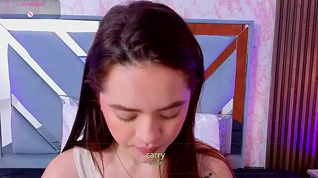 LittleeSara18 online show from 05/31/26, 10:00