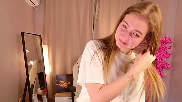 PinkClou9 online show from 04/16/26, 10:12