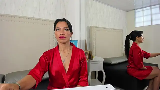 FernandaAvilax online show from 05/17/26, 06:37