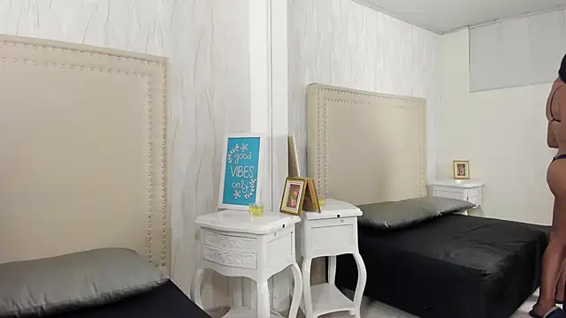 FernandaAvilax online show from 05/18/26, 04:07
