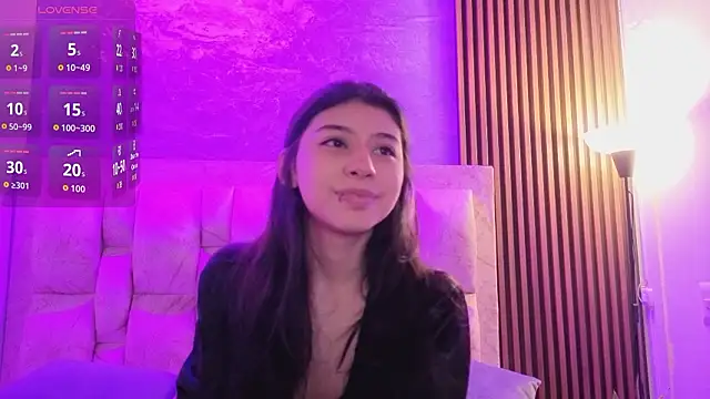 chloe bluee  online show from 03/19/26, 11:25