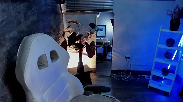 SophyAdams online show from 04/05/26, 05:37