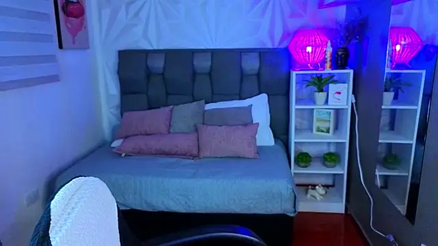 SophyAdams online show from 06/20/26, 04:26