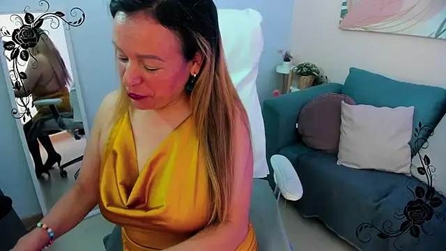 Snapshot of Ivonne_4 chatting on 03/05/26, 12:56 Ivonne 4 online show from 03/05/26, 12:56