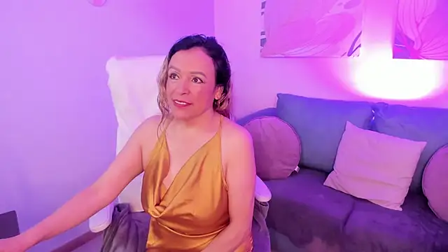 Snapshot of Ivonne_4 chatting on 03/29/26, 01:11 Ivonne 4 online show from 03/29/26, 01:11