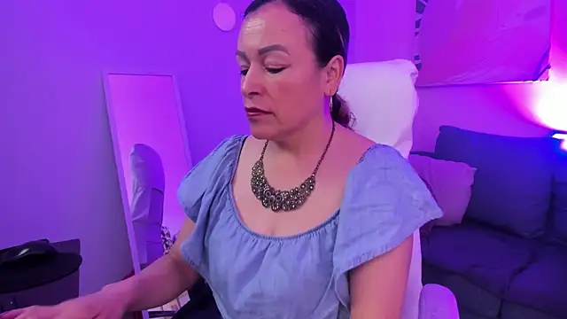 Snapshot of Ivonne_4 chatting on 04/02/26, 12:58 Ivonne 4 online show from 04/02/26, 12:58