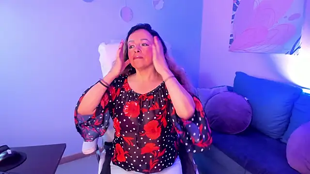 Snapshot of Ivonne_4 chatting on 04/14/26, 12:55 Ivonne 4 online show from 04/14/26, 12:55