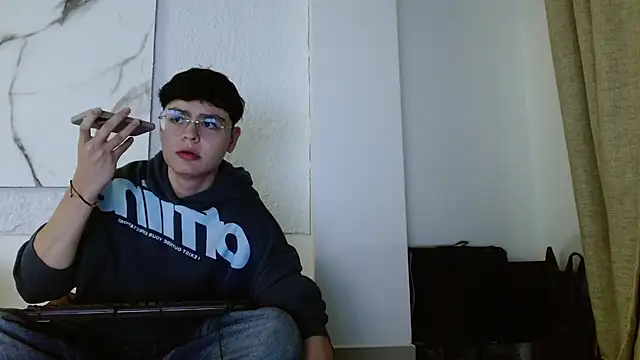 Snapshot of Jean_Martiiinez chatting on 02/24/26, 01:25 Jean Martiiinez online show from 02/24/26, 01:25