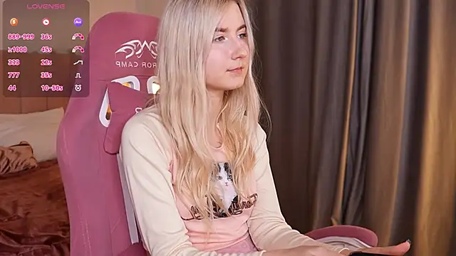 Snapshot of Aiko_Takana chatting on 02/19/26, 04:58 Aiko Takana online show from 02/19/26, 04:58